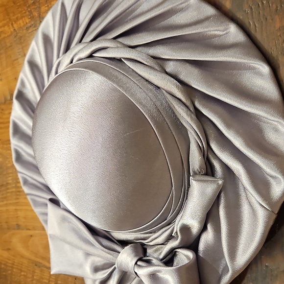 Vintage Mr. Hi\'sClassic Elegant Satin Bow Hat in Lavender